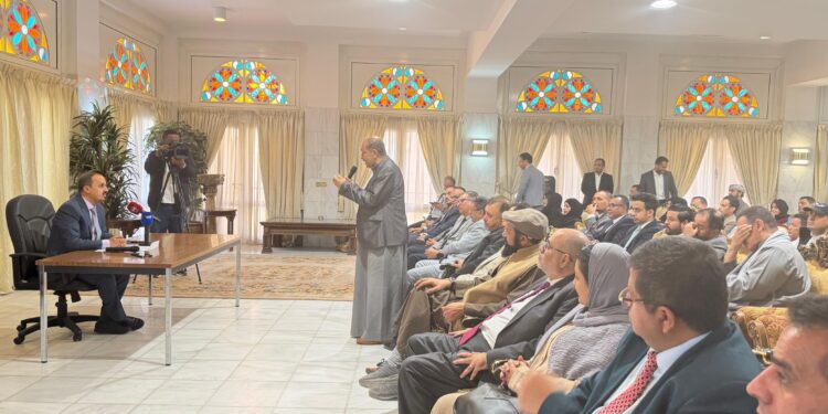 الإرياني يؤكد عدالة القضية الجنوبية ويدعو إلى خطاب مسؤول يوحد الصف