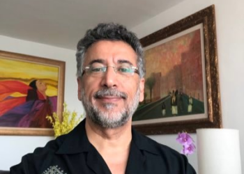 السفير عبدالوهاب الحجري يؤكد تقديم استقالته وعدم نيته العودة للعمل بواشنطن