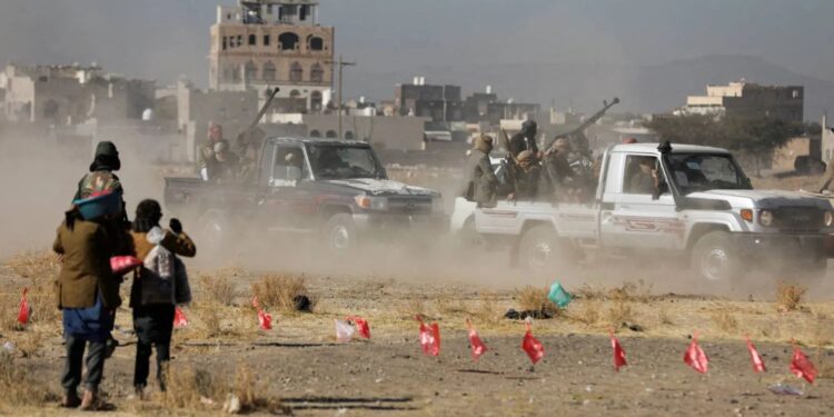 مقتل وإصابة عناصر حوثية أثناء مداهمتهم سوقًا في بيت الفقيه بالحديدة