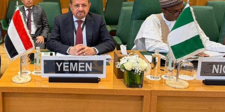 وزير الخارجية يؤكد موقف اليمن الداعم لسيادة الصومال ووحدتها وسلامة أراضيها