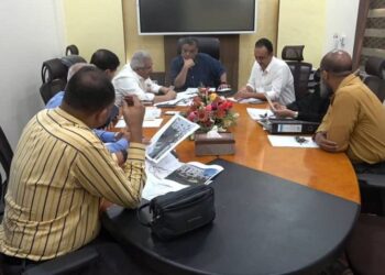 وكيل عدن يتفقد سير الأعمال الإنشائية لمختبر رقابة الأدوية