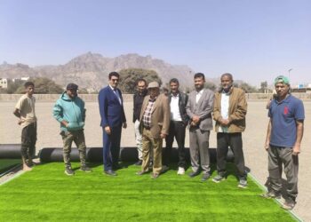 تدشّين أعمال تعشيب ملعب نادي الصمود بالضالع