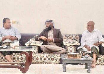 العامري يناقش مع قائد قوات درع الوطن   الترتيبات الأمنية في الوادي والصحراء