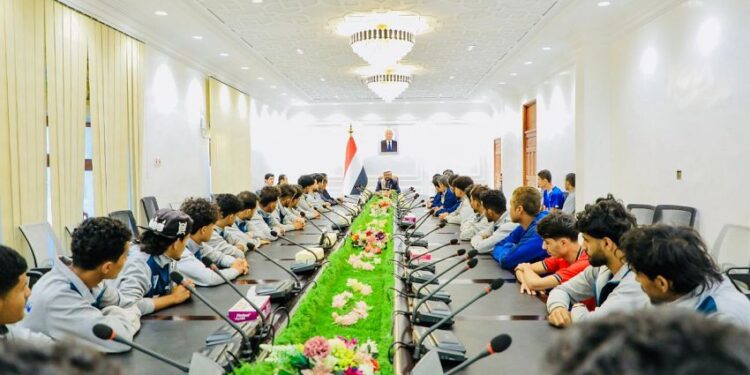 العرادة  يكرّم لاعبي فريق نادي السد الرياضي لصعودهم لدوري الدرجة الأولى