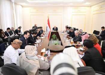 العليمي: ما يتحقق على الأرض واعد و يدحض مزاعم السيناريوهات الاسوأ