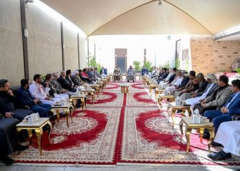 عبدالله العليمي يناقش مع  قيادات عليا  مستجدات الأوضاع في المحافظات الجنوبية