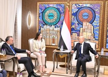 مستشار ترامب للعليمي :التزام واشنطن القوي بدعم اليمن ووحدته واستقراره