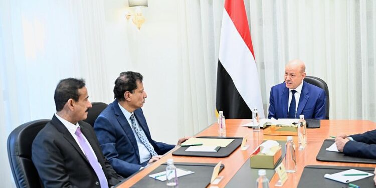 العليممي يعلن تدشين مرحلة واعدة بالمشاريع الانمائية في شبوه والمهره