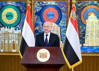 العليمي في كلمه للشعب :عملية استلام المعسكرات في عدن والمهره وحضرموت تمت  بنجاح