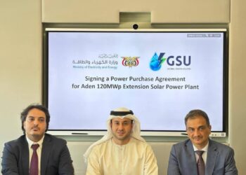 وزارة الكهرباء تكشف سبب  توقف محطتي الطاقة الشمسية في عدن وشبوة