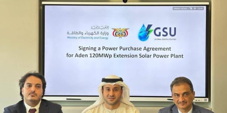 وزارة الكهرباء تكشف سبب  توقف محطتي الطاقة الشمسية في عدن وشبوة