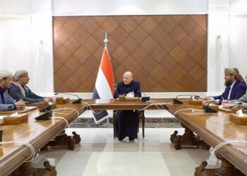 مجلس القيادة يبحث التطورات الأمنية ويقر عدداً من الإجراءات لحماية المدنيين