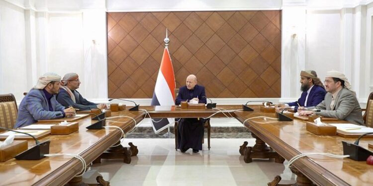 مجلس القيادة يبحث التطورات الأمنية ويقر عدداً من الإجراءات لحماية المدنيين