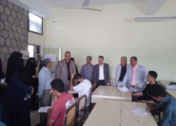 المحولي يدشن الامتحانات في المعاهد التقنية والمهنية وكلية المجتمع بعدن