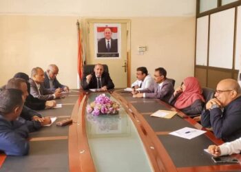 اجتماع  يناقش مستوى سير العمل والأداء في ديوان عام محافظة تعز