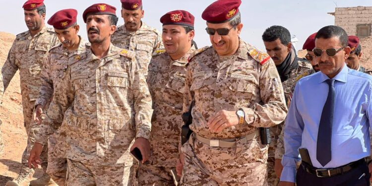 نائب رئيس هيئة الاستخبارات والاستطلاع يتفقد منفذ الوديعة