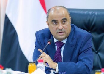 بن بريك يوجه بتطبيع الأوضاع في حضرموت  ومحاسبة المتورطين في أعمال النهب