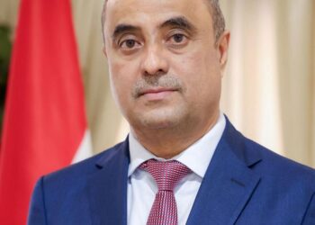 رئيس الوزراء يوجه بعدم فرض أي جبايات أو رسوم خارج إطار القانون