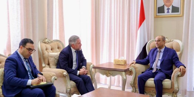 بن بريك للسفير الاوروبي :الحكومه لن تسمح باعادة انتاج الفوضي