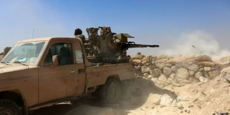 محافظ حضرموت يعلن السيطرة على معسكر حيوي بمنطقة الخشعة