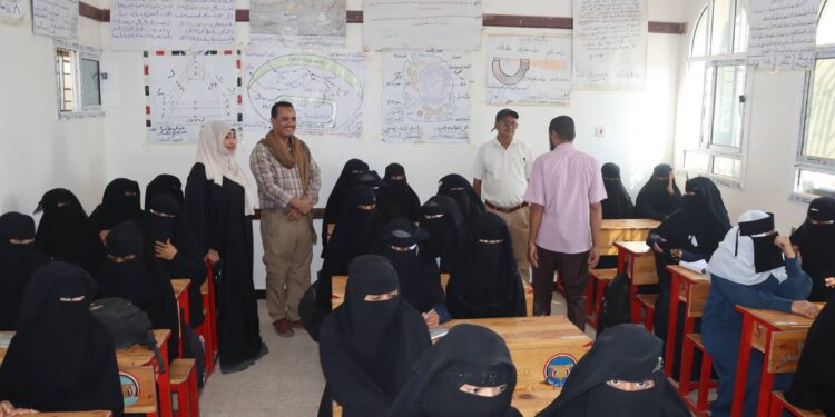 تدشين الفصل الدراسي الثاني   في مدارس حيس