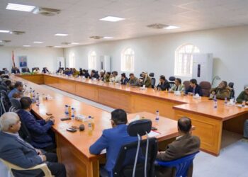 تنفيذي شبوة يؤكد التزامه بتنفيذ توجيهات رئيس مجلس القيادة