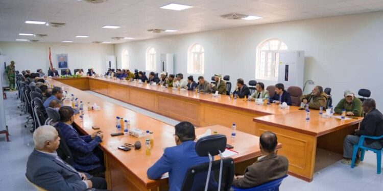 تنفيذي شبوة يؤكد التزامه بتنفيذ توجيهات رئيس مجلس القيادة