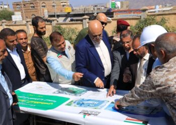 محافظ تعز يضع حجر الأساس لمشروع مركز إبصار التخصصي لعلاج العيون