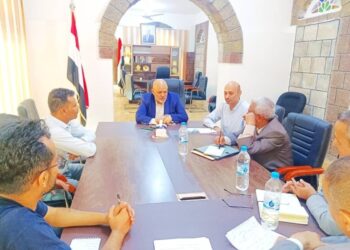 محافظ تعز يناقش الاجراءات المتعلقة  بأمن المعلومات والجرائم الإلكترونية