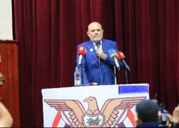 محافظ تعز يؤكد أهمية المراجعة السنوية لتقييم مستوى الأداء الصحي