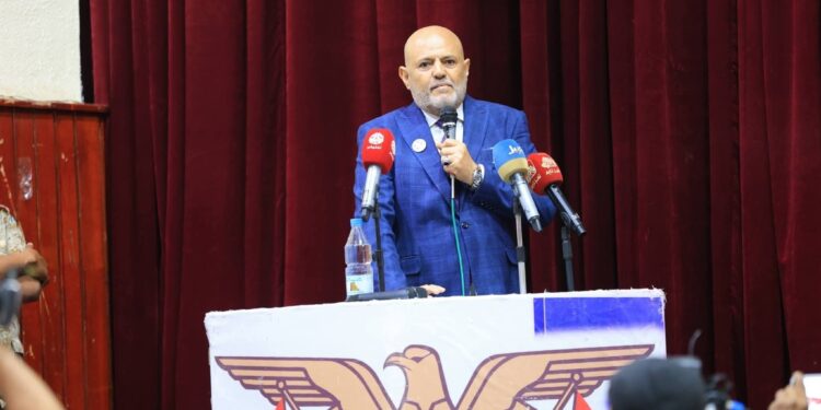 محافظ تعز يؤكد أهمية المراجعة السنوية لتقييم مستوى الأداء الصحي