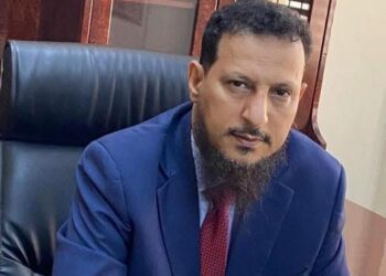 محافظ عدن: أمن واستقرار وتنمية عدن أولوية قصوى للسلطة المحلية