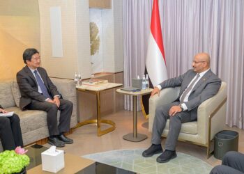 طارق صالح يبحث مع القائم بالاعمال الصيني مستجدات الاوضاع في اليمن