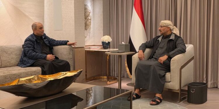 طارق صالح يبحث مع بن بريك والبركاني  جهود احتواء الازمه الحاليه