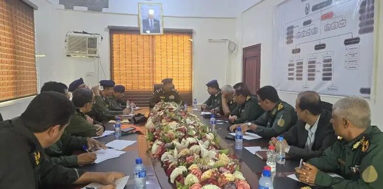 وكيل وزارة الداخلية يناقش  تنظيم العمل المالي والإداري