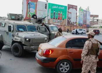 حظر التجوال يدخل حيز التنفيذ في عدن .. والعمالقه تسييطر علي معاشيق والمطار