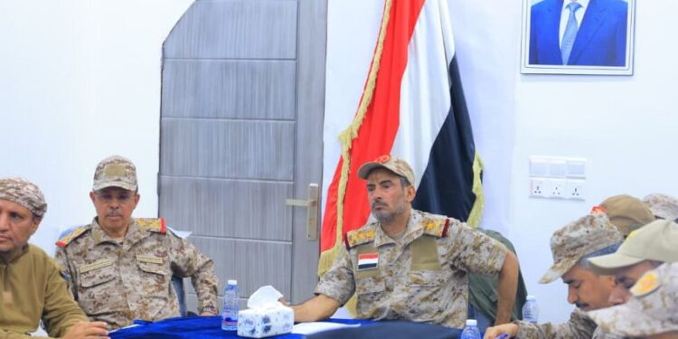 رئيس الأركان يبحث مع قيادة القوات المسلحة  خطط تدشين العام التدريبي والقتالي