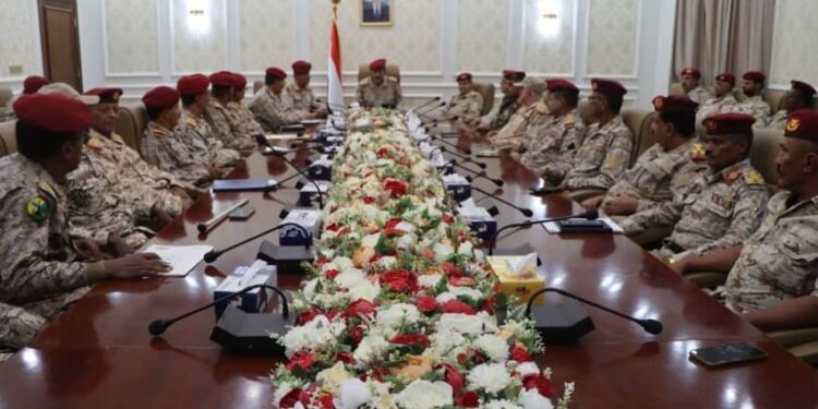 اجتماع عسكري  يناقش تنفيذ التوجيهات العليا واستكمال الخطة الأمنية