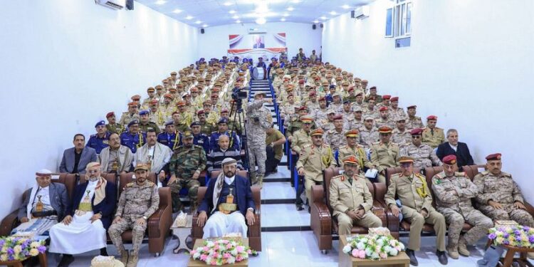 العرادة يشهد حفل تخرج دفعتين من كليتي الدفاع الوطني والقيادة والأركان