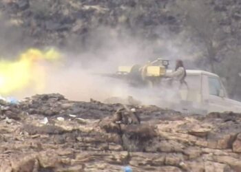 الجيش يستهدف معدات تابعة للمليشيات غرب تعز