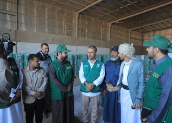 توزيع 13600 سلة غذائية في وادي وصحراء حضرموت