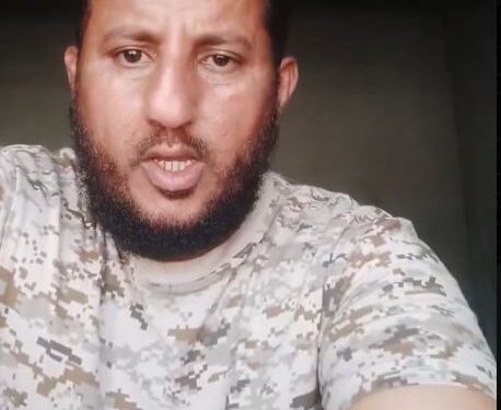 شاهد:  قائد عسكري بالمجلس الانتقالي يفضح الزبيدي