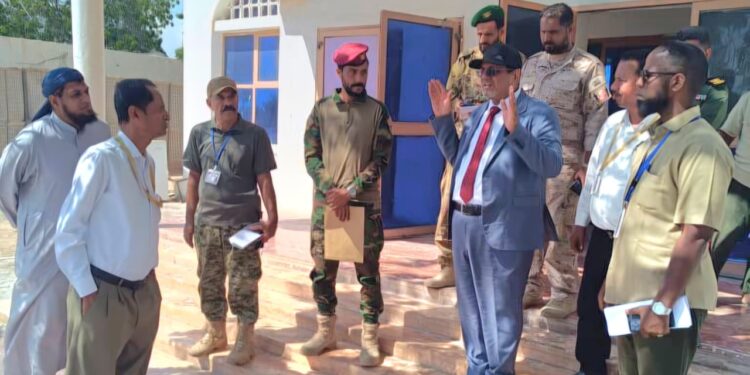 رئيس الهيئة يطلع على الترتيبات النهائية لإعادة تشغيل مطار الريان الدولي