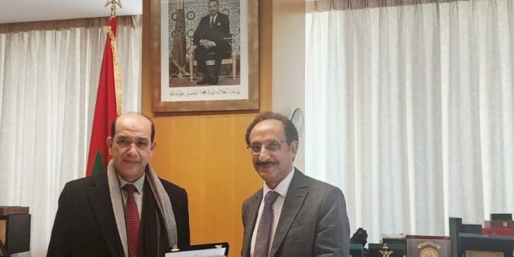 السفير الأصبحي يبحث مع النائب العام  المغربي التعاون القضائي