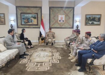 وزير الدفاع يلتقي سفيره فرنسا ونائب السفير الامريكي والقائم بالاعمال الصيني