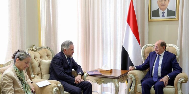 رئيس الوزراء يؤكد أن الحكومة سيكون لديها برنامج يركز على الاولويات العاجلة