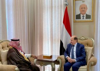 رئيس الوزراء يشيد بالدور المحوري للبرنامج السعودي لتنمية واعمار اليمن