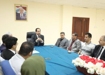 البكري يلتقي موظفي الديوان العام بعدن ويستعرض أولويات المرحلة المقبلة