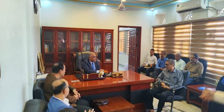 وزير التعليم   يتفقد سير العمل بوزارة التربية بعدن