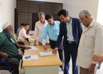 وكيل حضرموت  يتفقد الانضباط الوظيفي في عدد من المرافق الحكومية في أول أيام رمضان